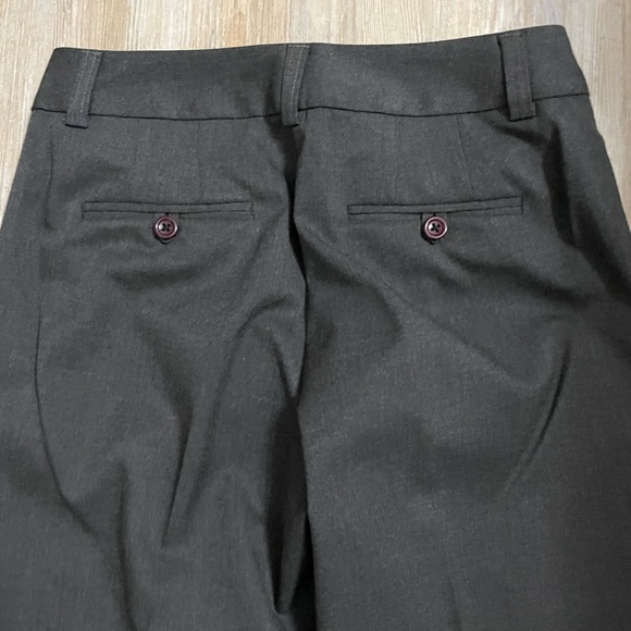 Embroidered design Crop pants - Picture 3 of 5